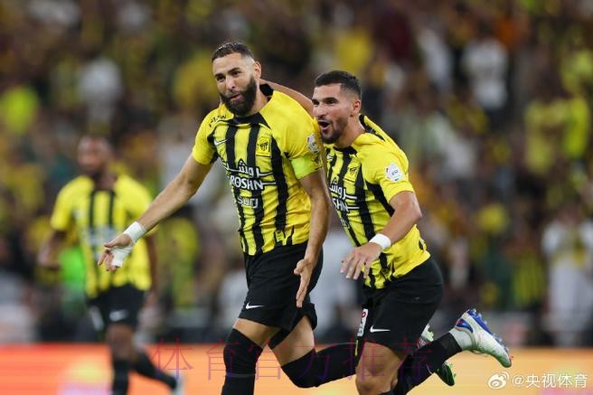 本泽马：对齐达内离开皇马失望 但生活还得继续